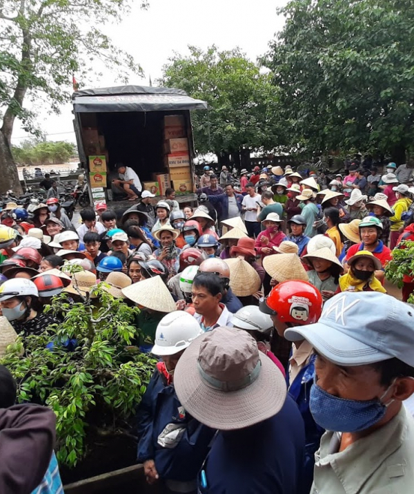 Văn học Phật giáo - TRẮNG XÓA MÀN MƯA, BỒ ĐỀ TÂM TRẢI RỘNG - Tường trình về những chuyến đi cứu trợ Miền Trung