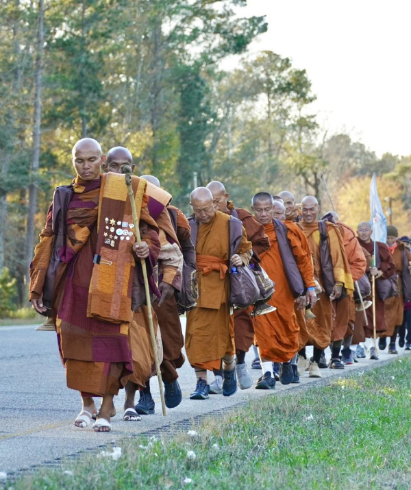 Văn học Phật giáo - BƯỚC CHÂN HÒA BÌNH