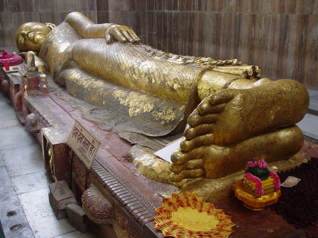 После смерти в буддизме. Кушинагар могила Будды. Кушинагар место смерти Будды. Паринирвана Будды.